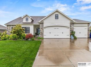 4702 N 208th St, Elkhorn, NE 68022