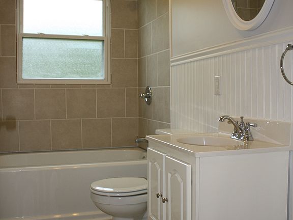 5th image of 6908 Pennell Ln