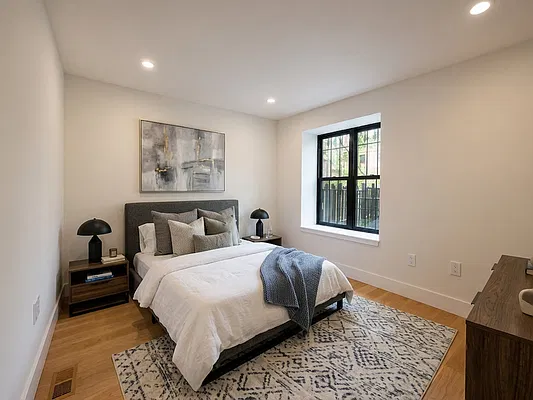 Bedroom, photo 2