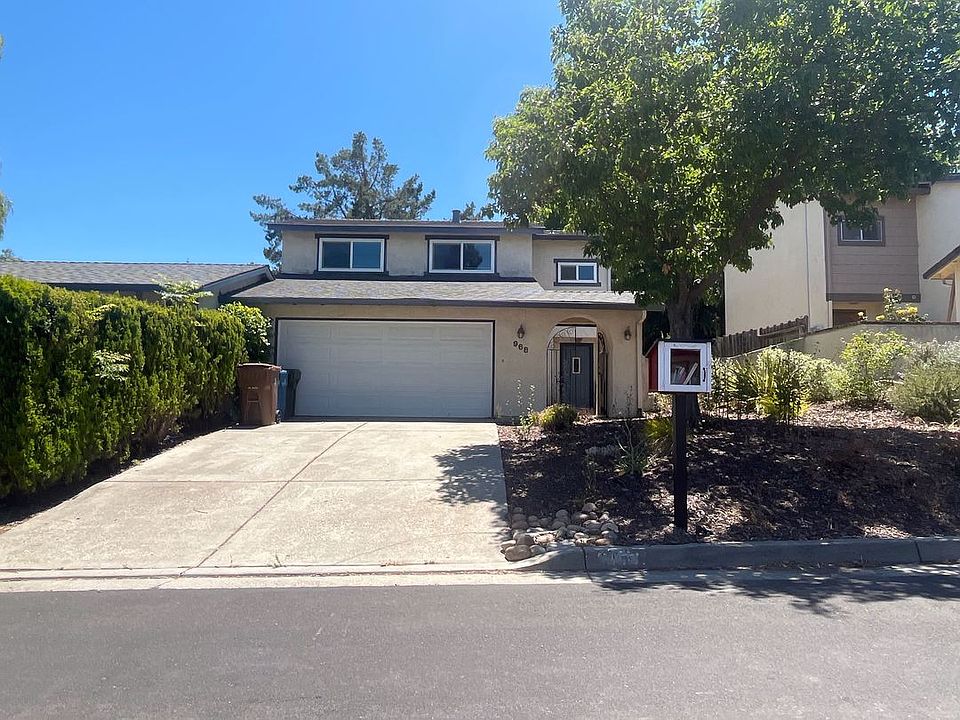 1st image of 968 Pinon Dr