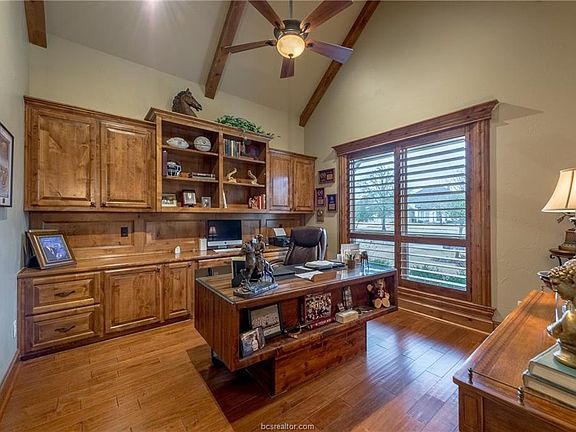 5th image of 1304 Mission Hills Dr