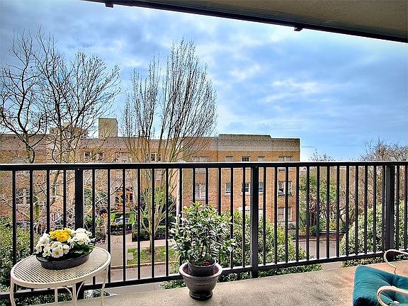 3rd image of 500 W Roy St APT 107