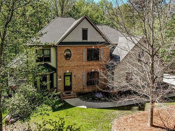 2nd image of 211 Grandview Dr