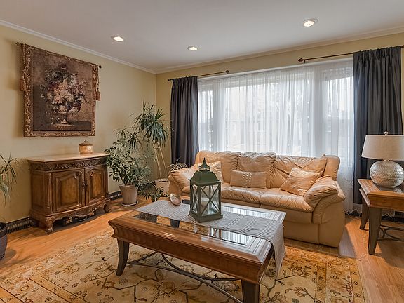 3rd image of 3120 N 78th Ct