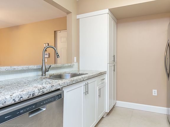 5th image of 12160 Saint Andrews Pl APT 207