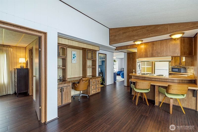 4th image of 1845 S Montesano Street #401