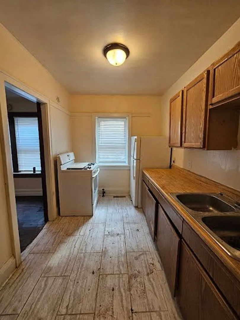 2519 S. 13th St. - 8 Unit — Photo 3