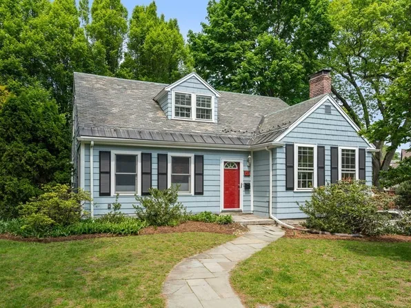 63 Park Ln, Newton, MA 02459