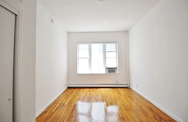 Rented by Julianna Realty Corp | media 2