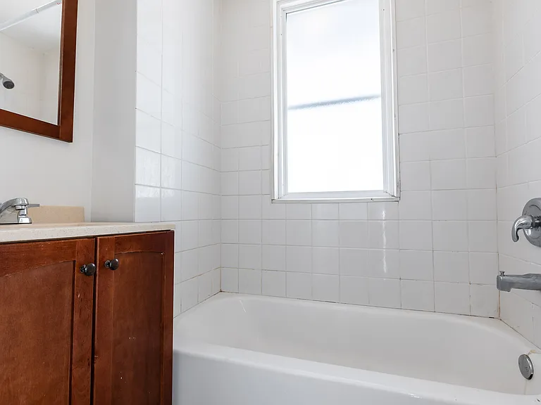 811 Lexington Ave #1 — Photo 13