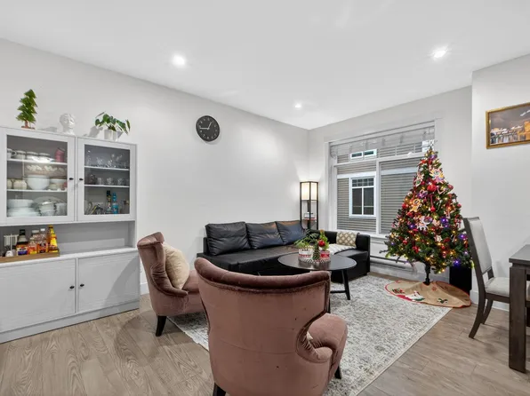 11267 133rd St #9, Surrey, BC V3R 0E3