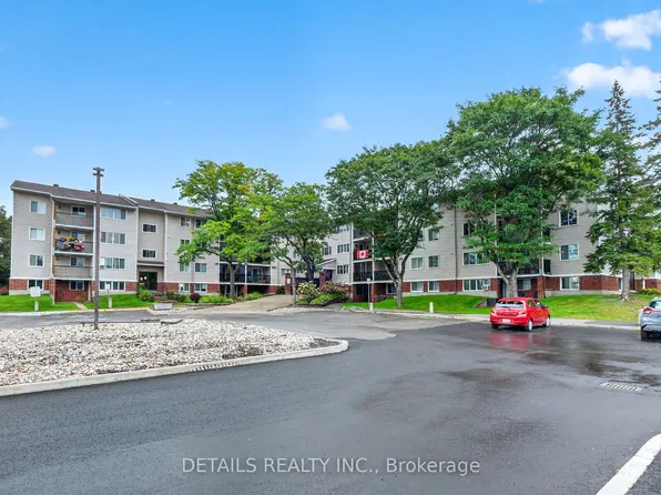 6532 Bilberry Dr #303, Ottawa, ON K1C 4N9