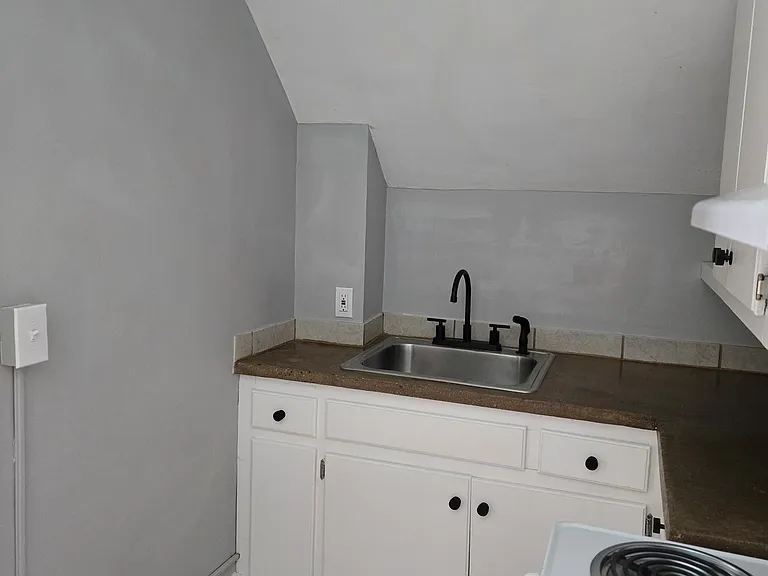 32 Brook St — Photo 12