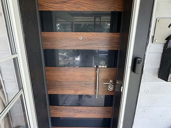 3rd image of 225 N 2nd St