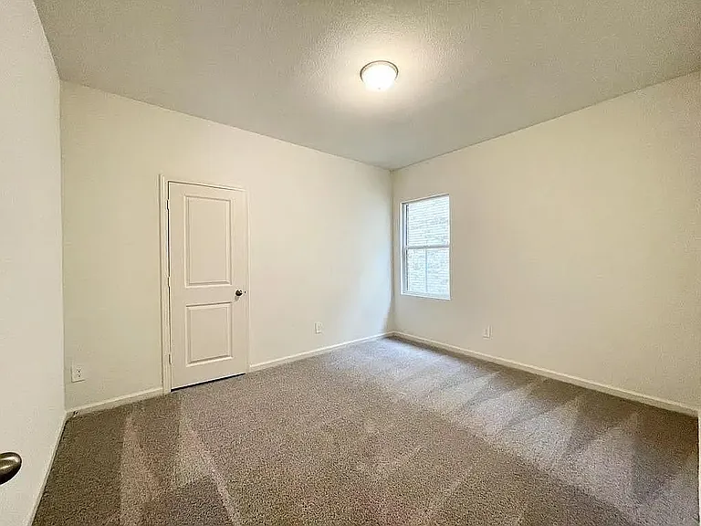 1565 Shadow Hawk Dr — Photo 11