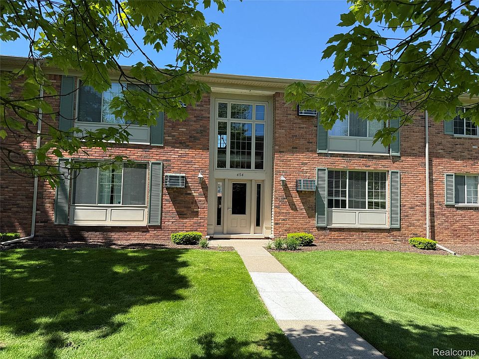 2nd image of 454 Romeo Rd Unit 226