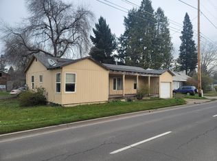 1080 W Stewart Ave, Medford, OR 97501