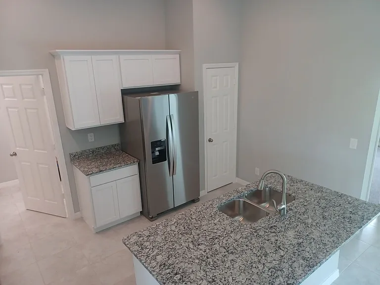 417 SW 26th Ave — Photo 12