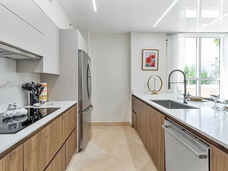 17555 Atlantic Blvd #508 — Photo 8