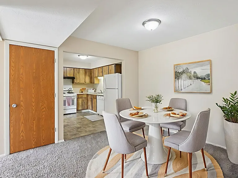 410 - WINDING BROOK APARTMENTS — Photo 40