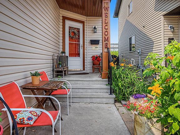 2nd image of 15144 33rd St NW