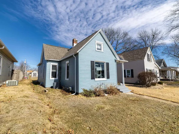 1633 Spruce St, Quincy, IL 62301