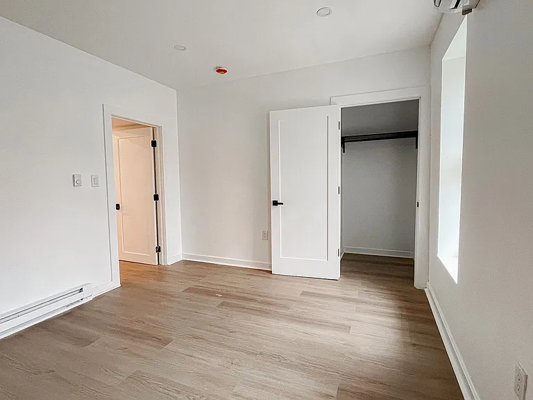 208 Warren St — Photo 69