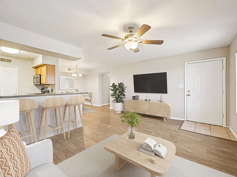 Jade Ridge Apartments — Photo 90