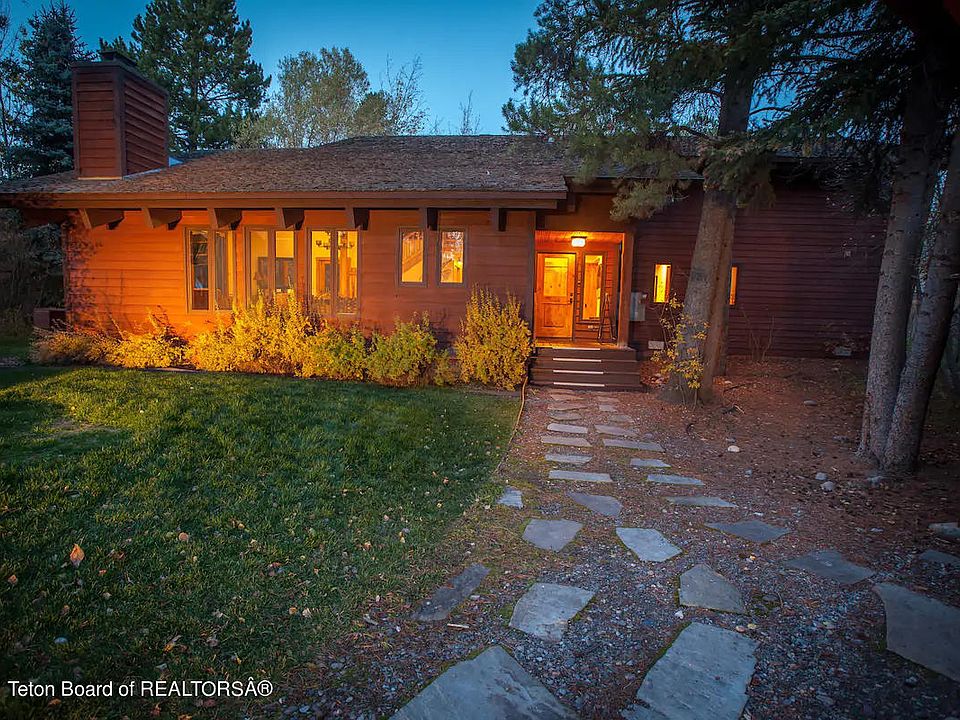 1st image of 3835 S Lake Creek Dr