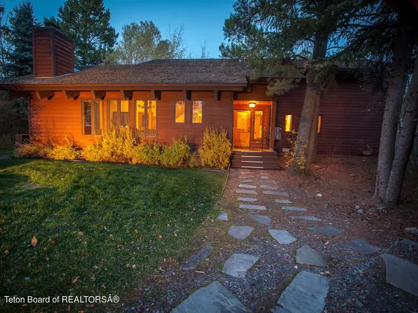 3835 S Lake Creek Dr, Wilson, WY 83014