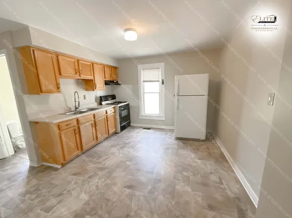 1229 Lyon St #1, Flint, MI 48503