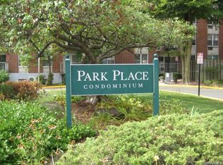 35 Park Ave APT 2T, Suffern, NY 10901