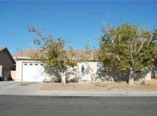 3690 Mendacino St, Las Vegas, NV 89115