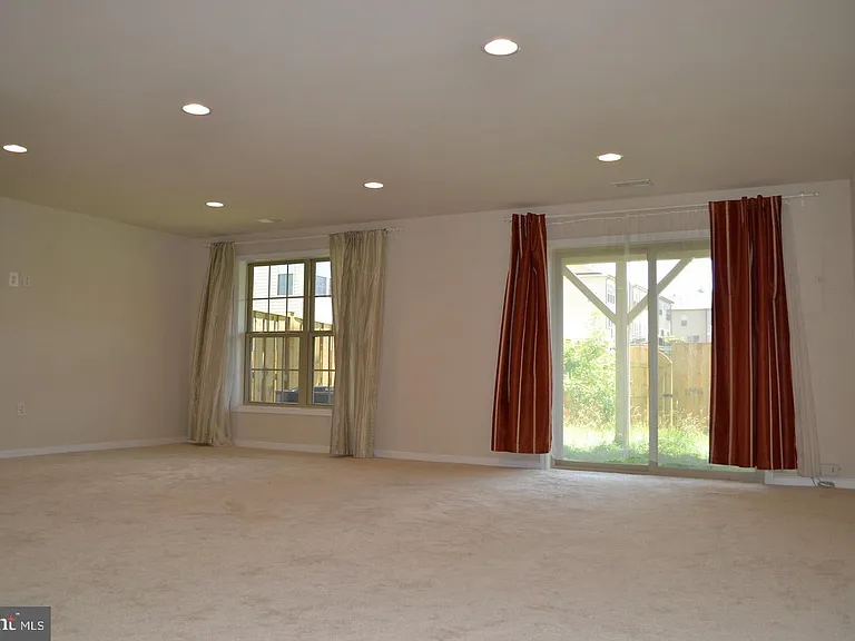 6707 Pinchot Ln — Photo 11