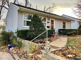 2411 1st Ave SW, Cedar Rapids, IA 52405