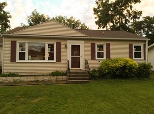 124 Cliff Dr, Silvis, IL 61282