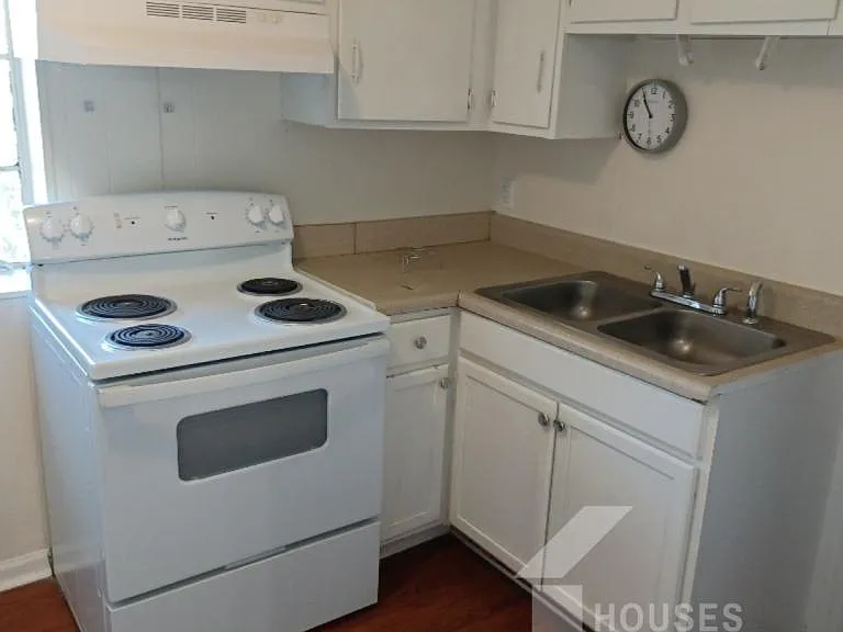 601 W Floyd Baker Blvd #3C — Photo 7