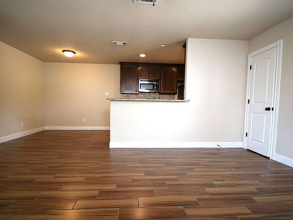 4th image of 8129 Arbor Ave