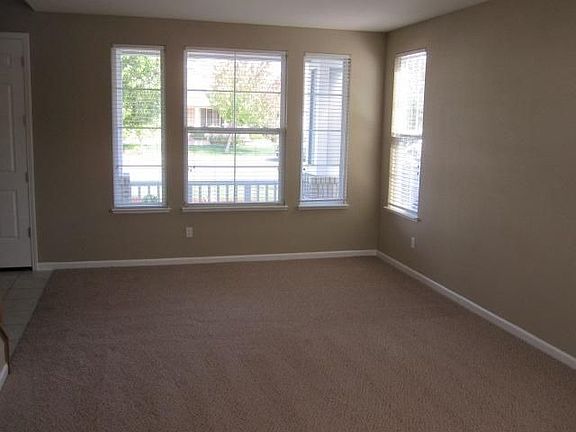 4th image of 262 Kelley Mist Ct