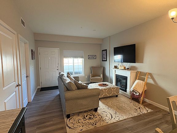 4th image of 12920 Jasmine St #B