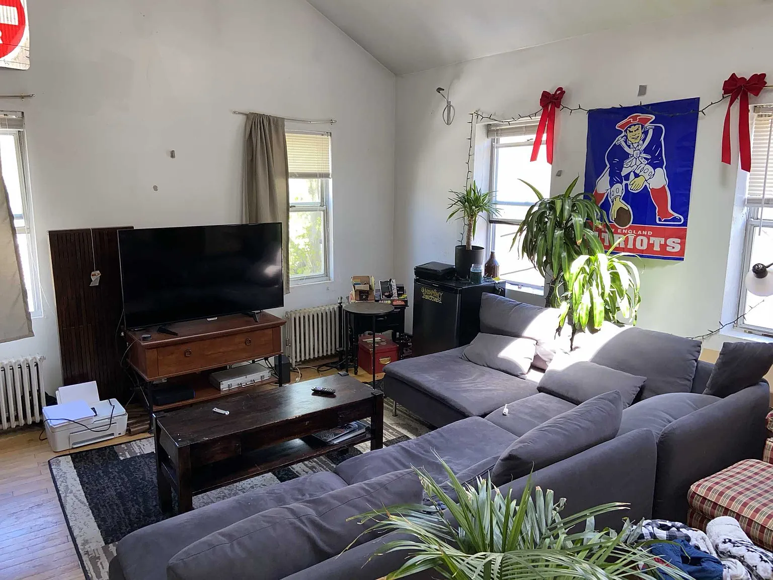4 bed, $3,800 — Photo 2