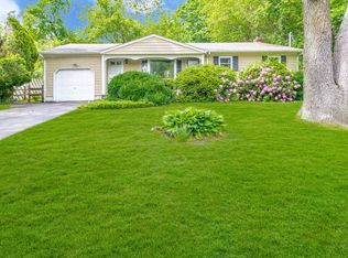 31 Pearl Ct, Sayville, NY 11782