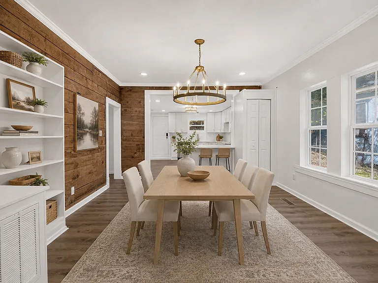 324 Walnut St — Photo 4