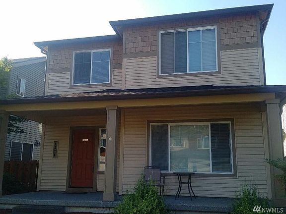 3rd image of 1376 43rd St NE