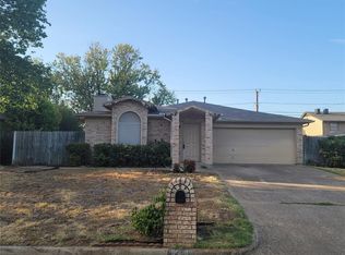 523 Baylor Dr, Arlington, TX 76010