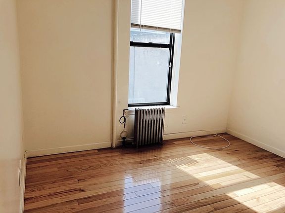 3rd image of 80 Mulberry St APT 27