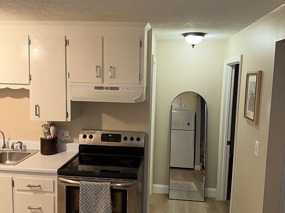 4th image of 2 Limestone Ln #1