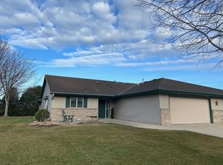 2406 10th St SW, Willmar, MN 56201