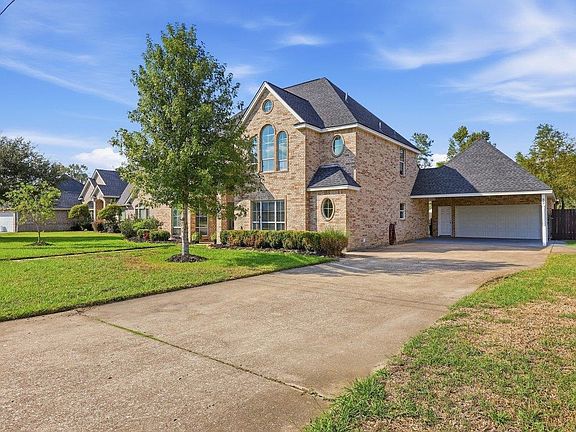 4th image of 323 Tyler Dr