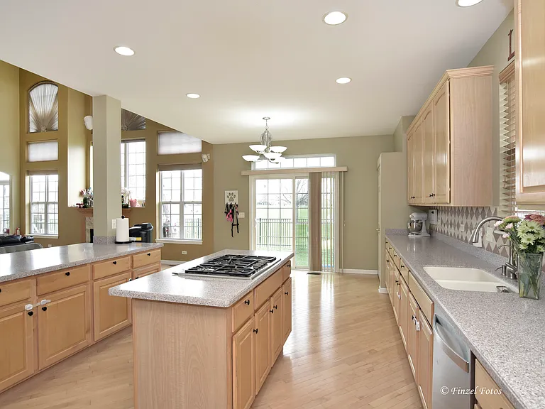 6625 Majestic Way — Photo 2